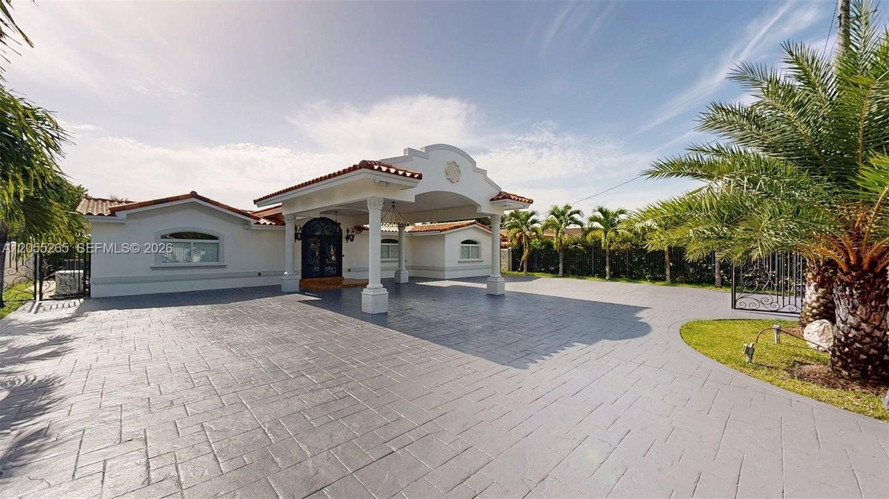En Venta: $1,595,000 (5 camas, 4 baños, 3315 Pies cuadrados)