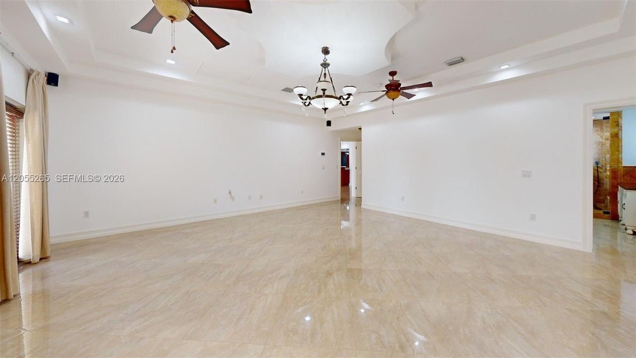 En Venta: $1,595,000 (5 camas, 4 baños, 3315 Pies cuadrados)