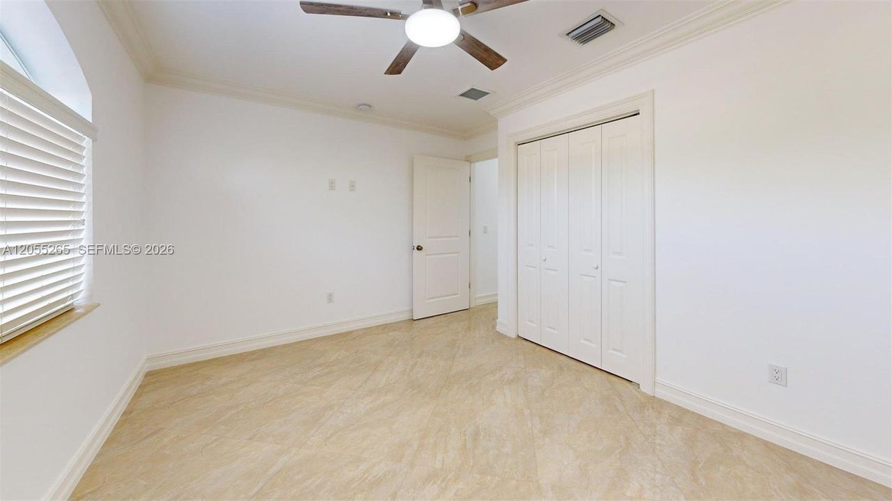 En Venta: $1,595,000 (5 camas, 4 baños, 3315 Pies cuadrados)