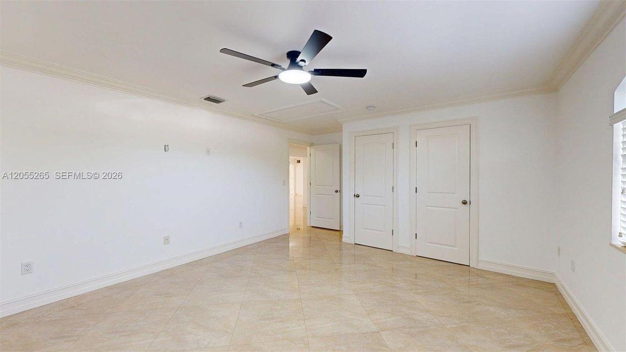 En Venta: $1,595,000 (5 camas, 4 baños, 3315 Pies cuadrados)