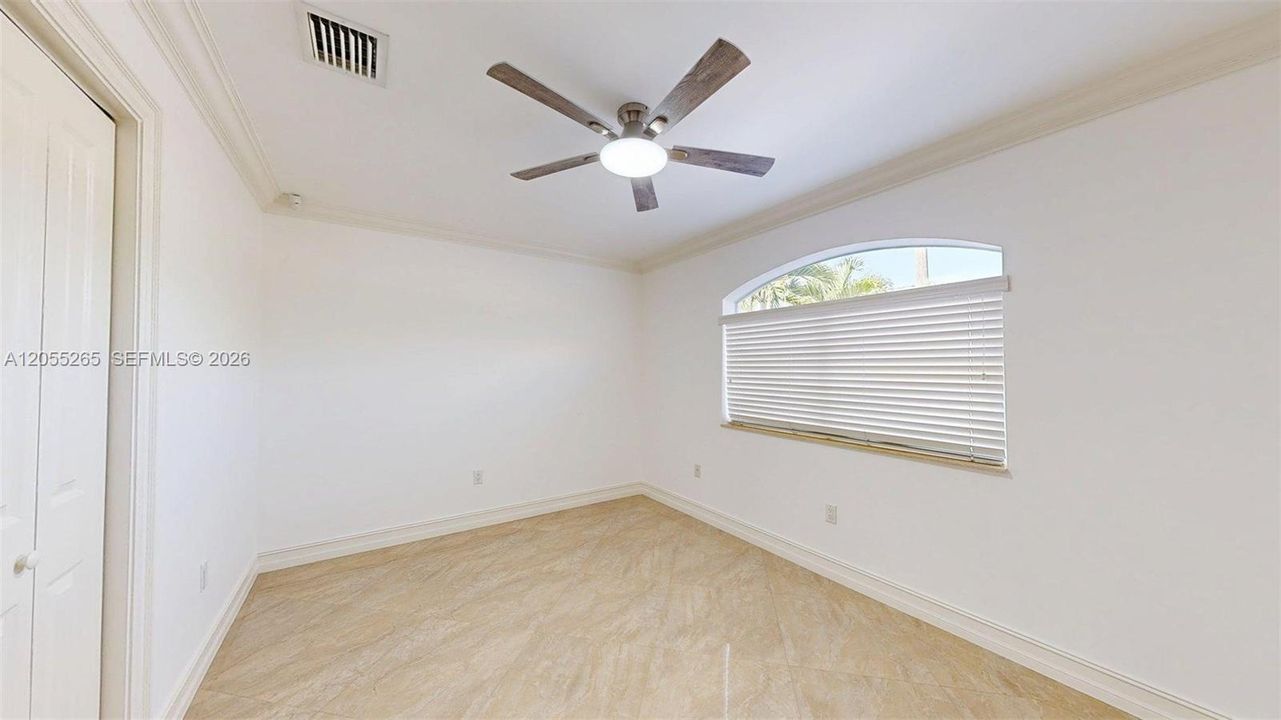 En Venta: $1,595,000 (5 camas, 4 baños, 3315 Pies cuadrados)