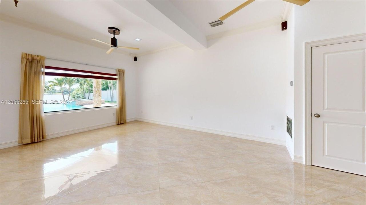 En Venta: $1,595,000 (5 camas, 4 baños, 3315 Pies cuadrados)