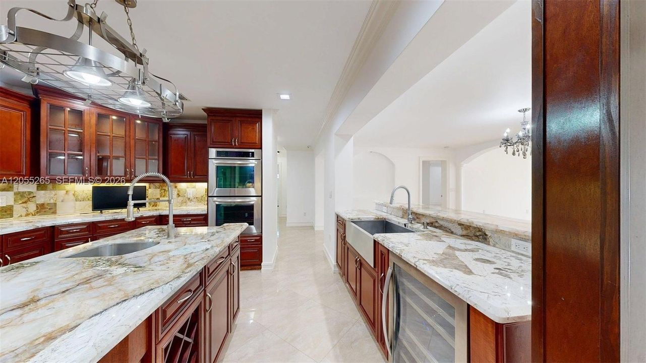 En Venta: $1,595,000 (5 camas, 4 baños, 3315 Pies cuadrados)