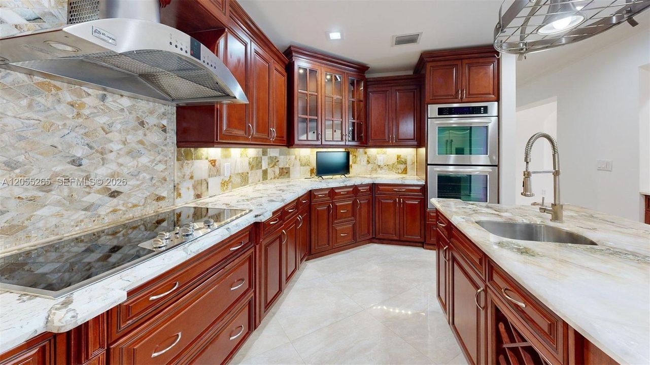 En Venta: $1,595,000 (5 camas, 4 baños, 3315 Pies cuadrados)