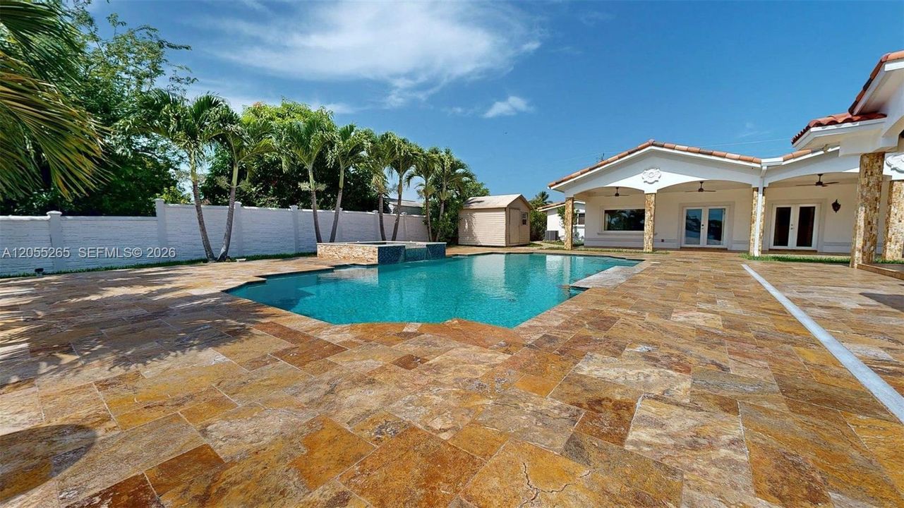 En Venta: $1,595,000 (5 camas, 4 baños, 3315 Pies cuadrados)