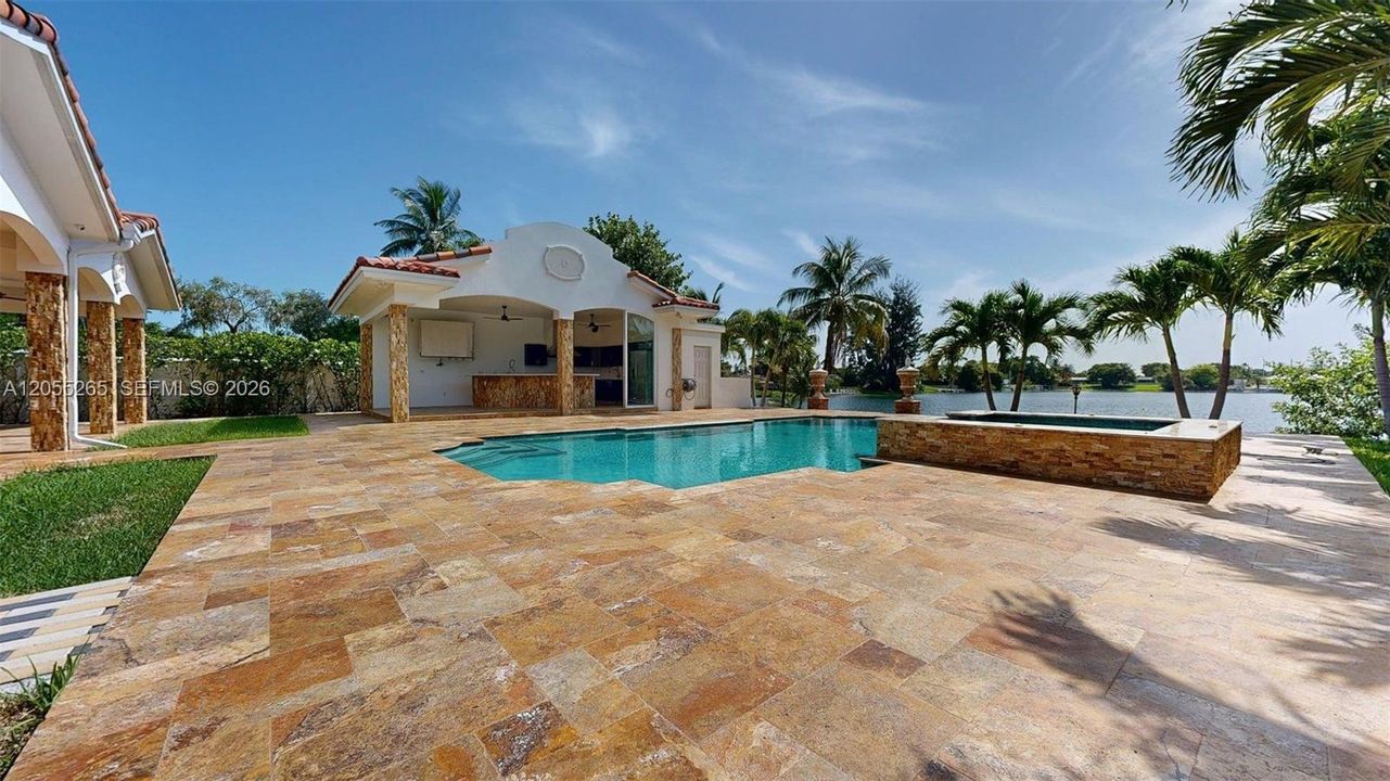 En Venta: $1,595,000 (5 camas, 4 baños, 3315 Pies cuadrados)