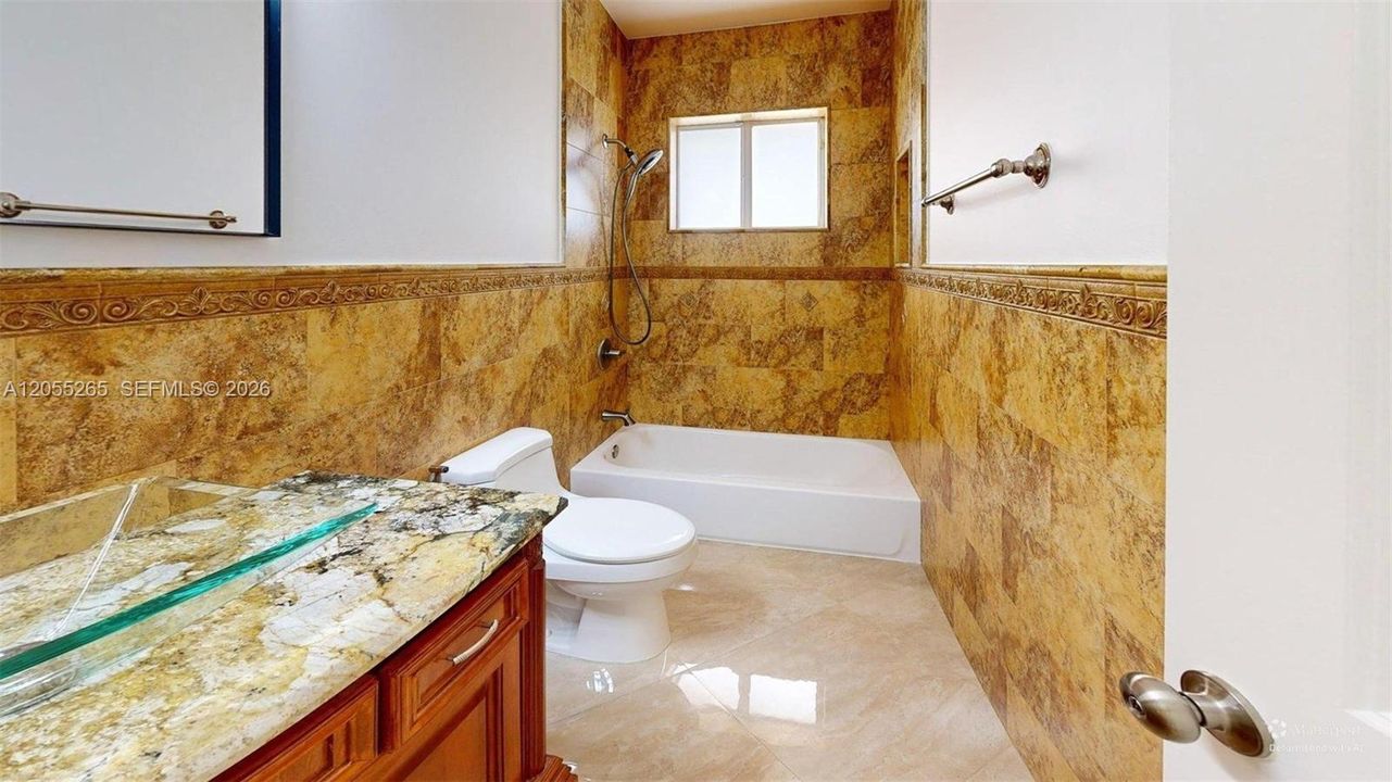 En Venta: $1,595,000 (5 camas, 4 baños, 3315 Pies cuadrados)
