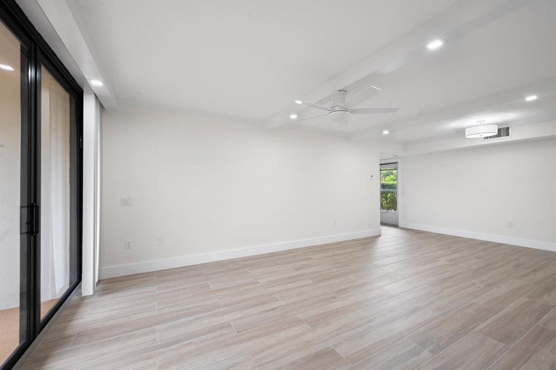 Living room / dining area