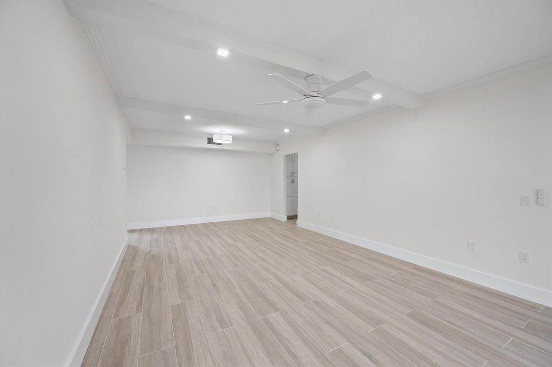 Living room / dining area