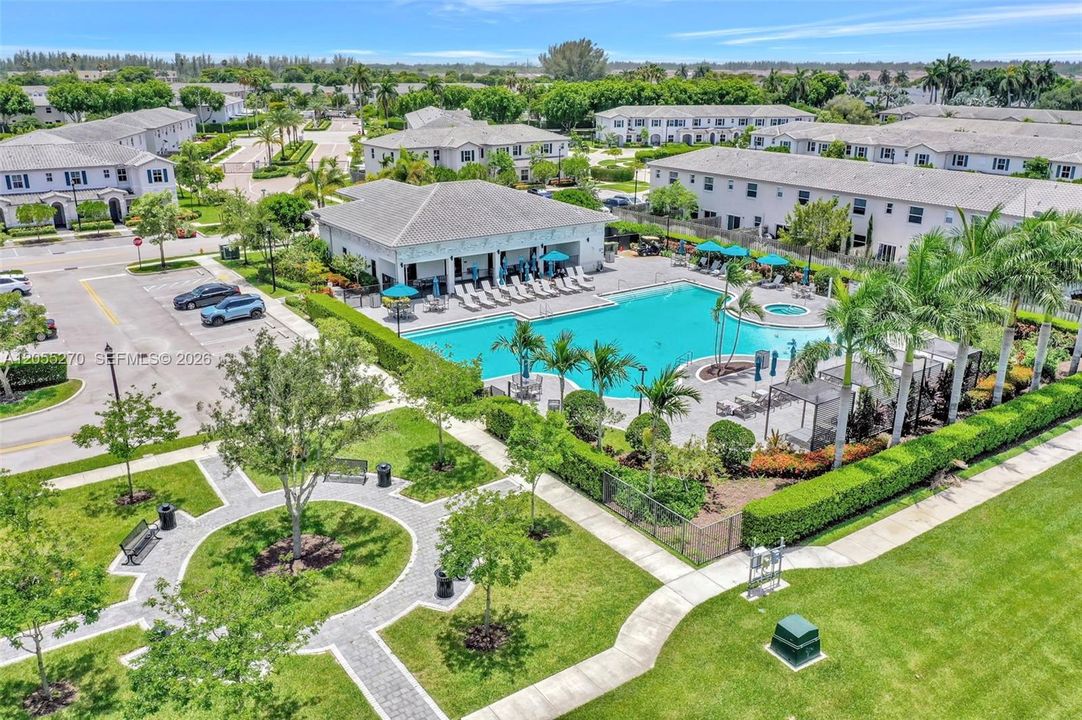 En Venta: $595,000 (4 camas, 3 baños, 2655 Pies cuadrados)