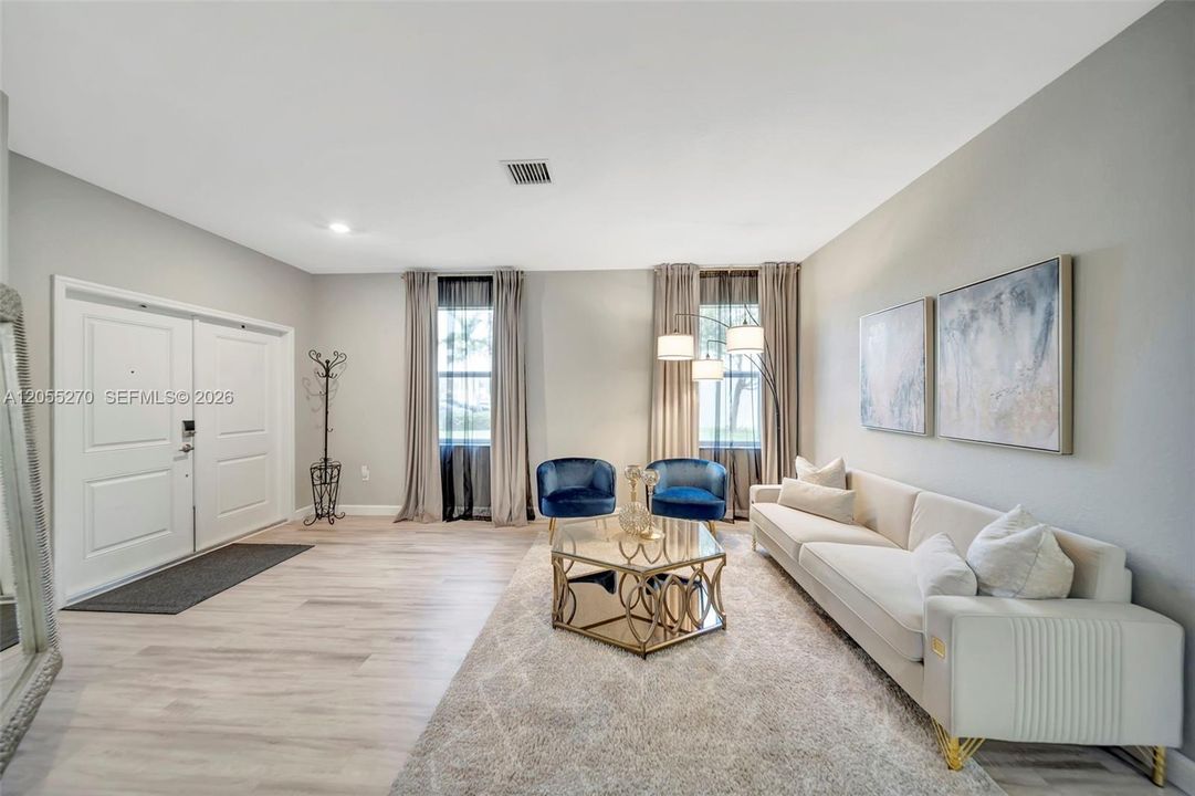 En Venta: $595,000 (4 camas, 3 baños, 2655 Pies cuadrados)
