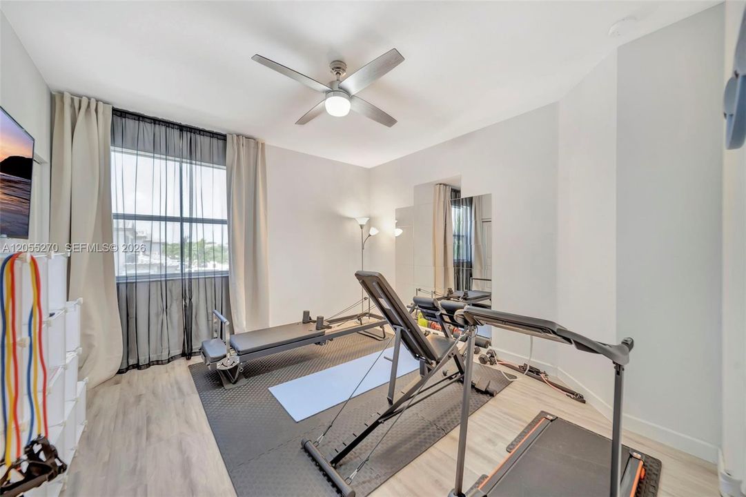 En Venta: $595,000 (4 camas, 3 baños, 2655 Pies cuadrados)