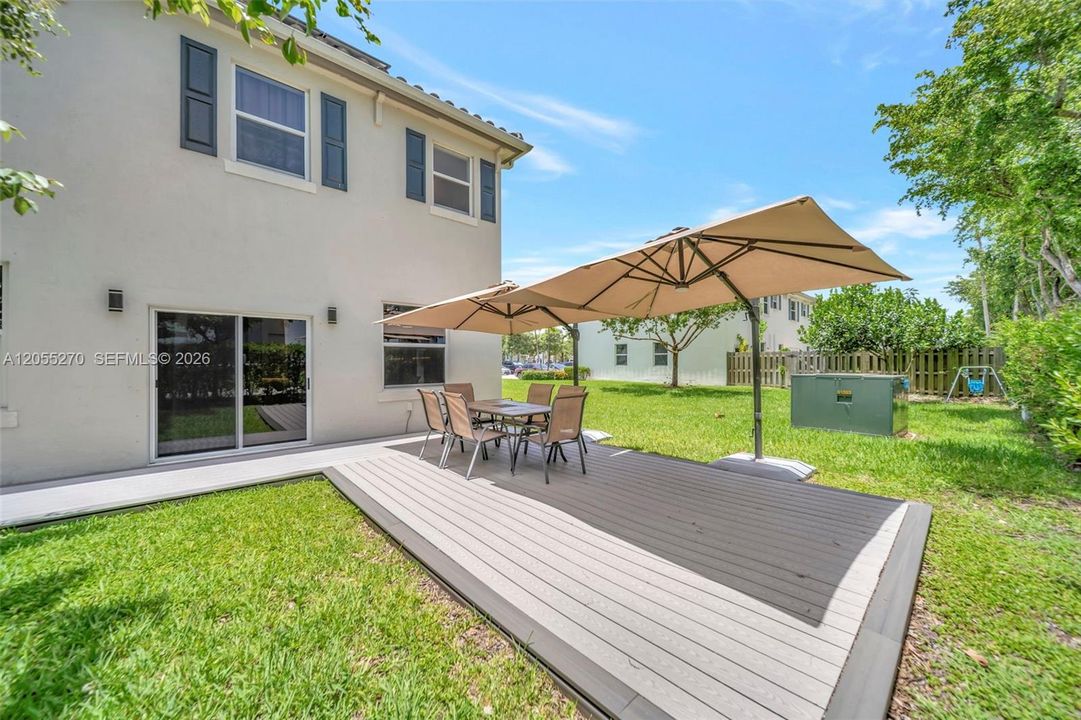 En Venta: $595,000 (4 camas, 3 baños, 2655 Pies cuadrados)