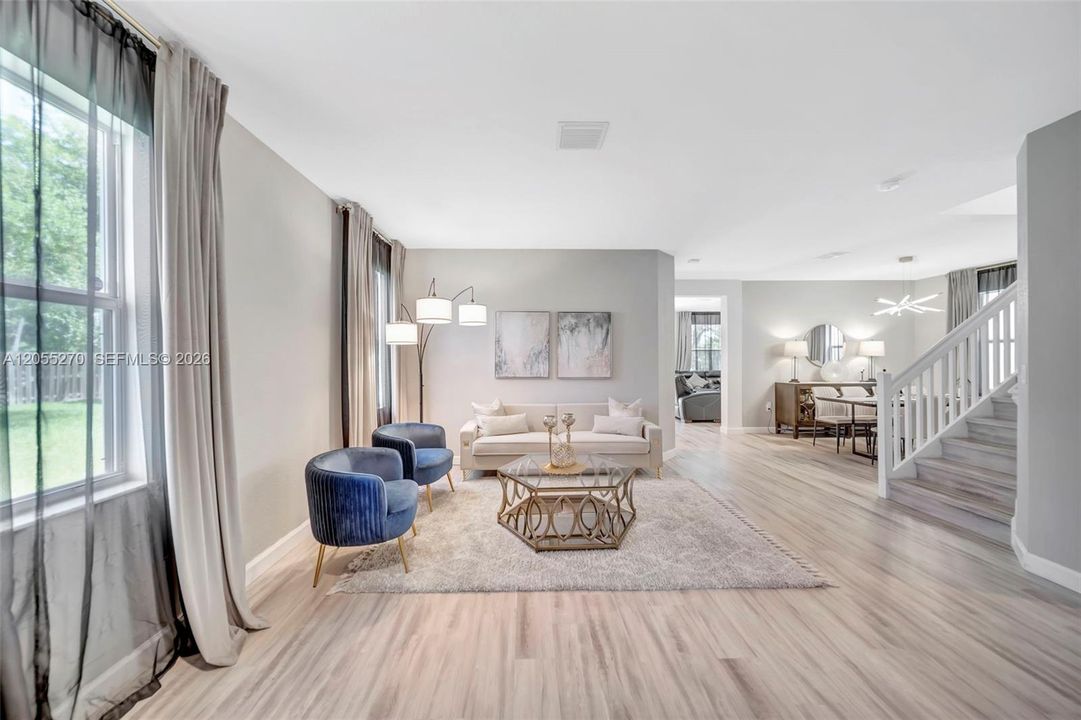 En Venta: $595,000 (4 camas, 3 baños, 2655 Pies cuadrados)