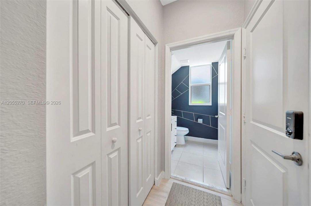 En Venta: $595,000 (4 camas, 3 baños, 2655 Pies cuadrados)