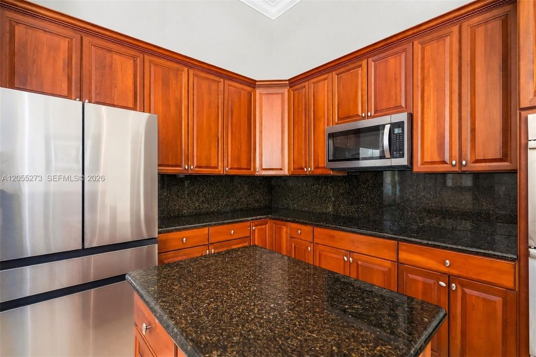 Недавно продано: $1,250,000 (4 спален, 3 ванн, 3123 Квадратных фут)
