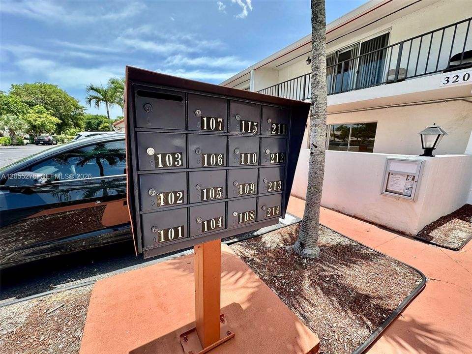 На продажу: $148,000 (2 спален, 2 ванн, 1060 Квадратных фут)