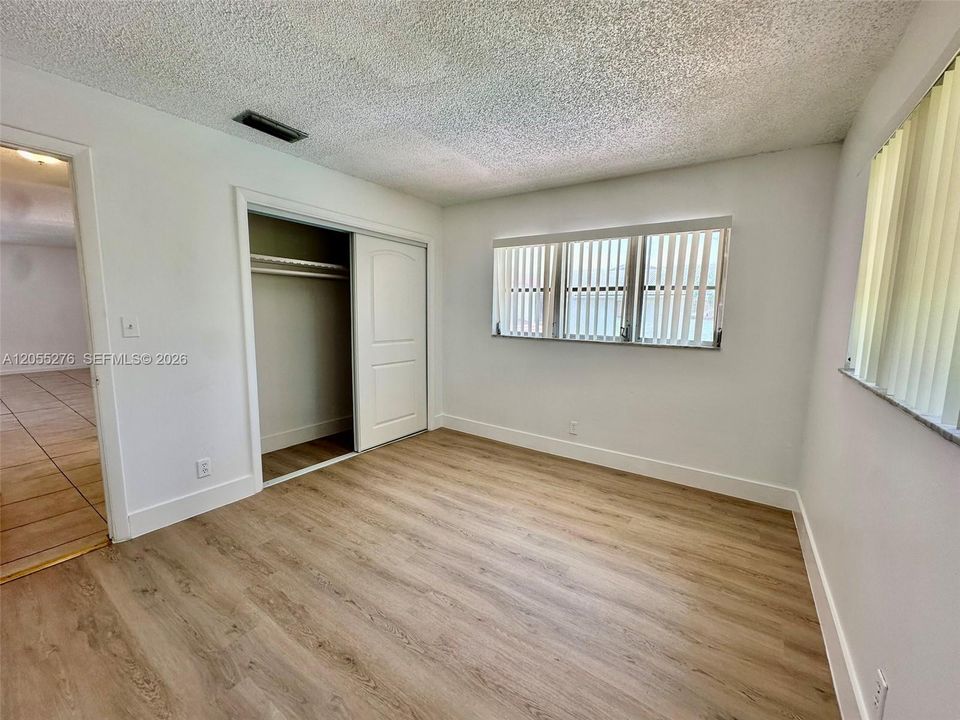 На продажу: $148,000 (2 спален, 2 ванн, 1060 Квадратных фут)