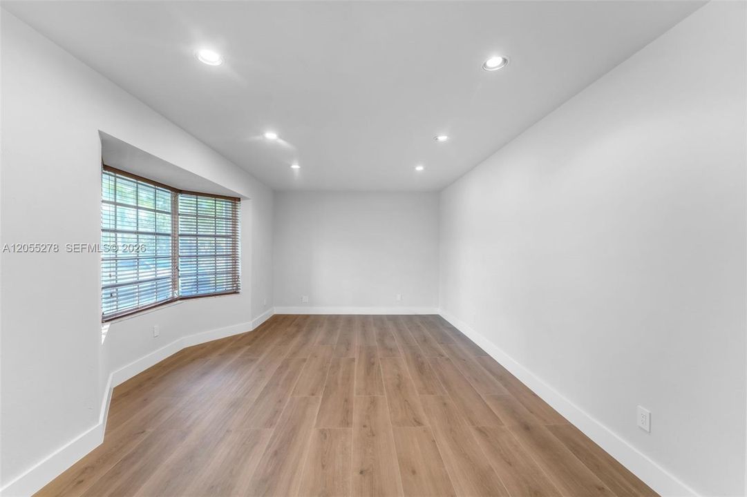 В аренду: $4,800 (4 спален, 3 ванн, 2486 Квадратных фут)