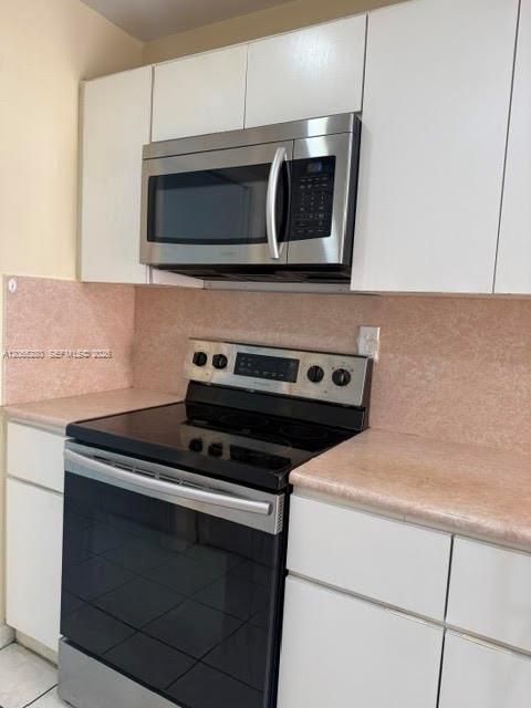 For Sale: $275,000 (2 beds, 2 baths, 1095 Square Feet)