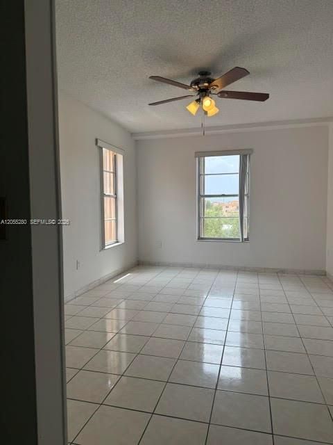 For Sale: $275,000 (2 beds, 2 baths, 1095 Square Feet)