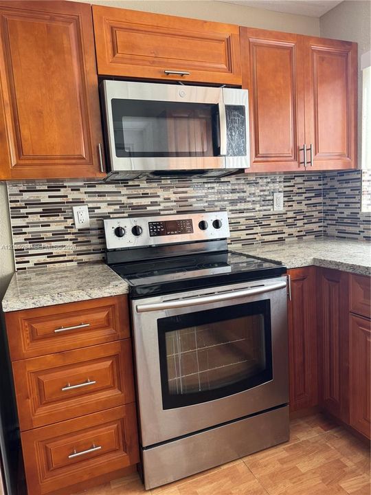 For Rent: $1,795 (2 beds, 2 baths, 980 Square Feet)