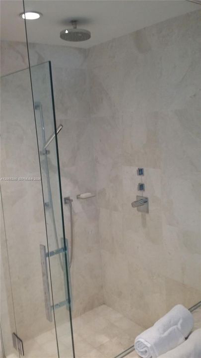 В аренду: $6,200 (1 спален, 1 ванн, 858 Квадратных фут)
