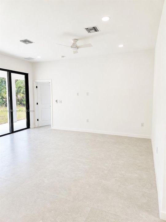 En Venta: $360,000 (4 camas, 2 baños, 0 Pies cuadrados)
