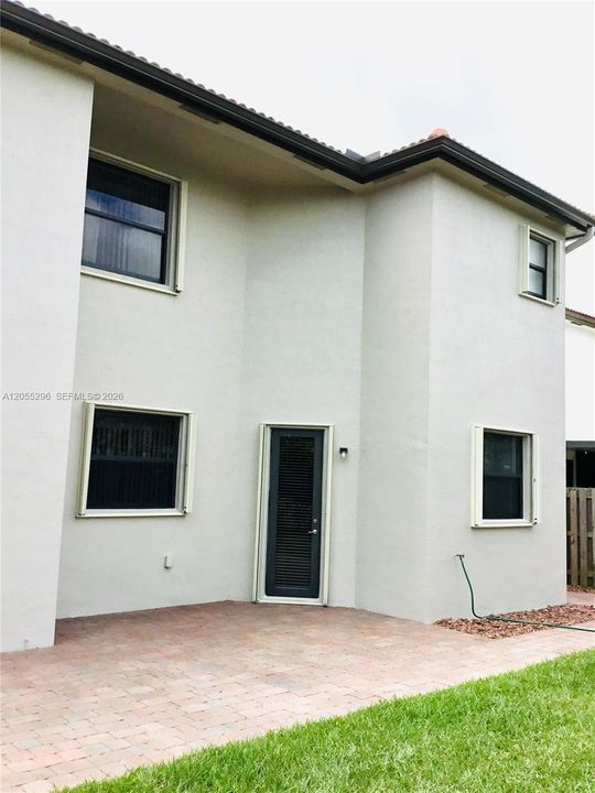 En Venta: $685,000 (5 camas, 3 baños, 3340 Pies cuadrados)