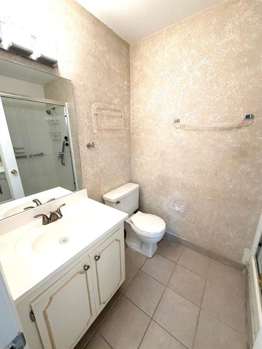 Guest bedroom