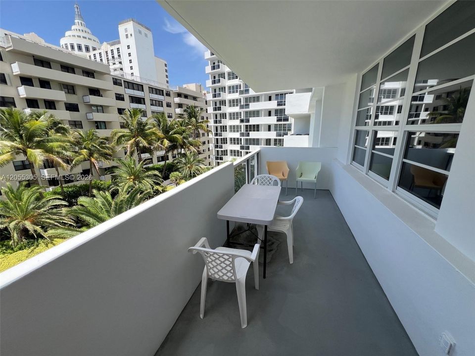 634 Private Balcony