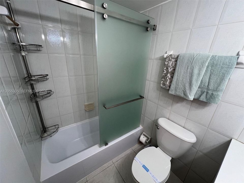 For Sale: $599,000 (1 beds, 1 baths, 700 Square Feet)