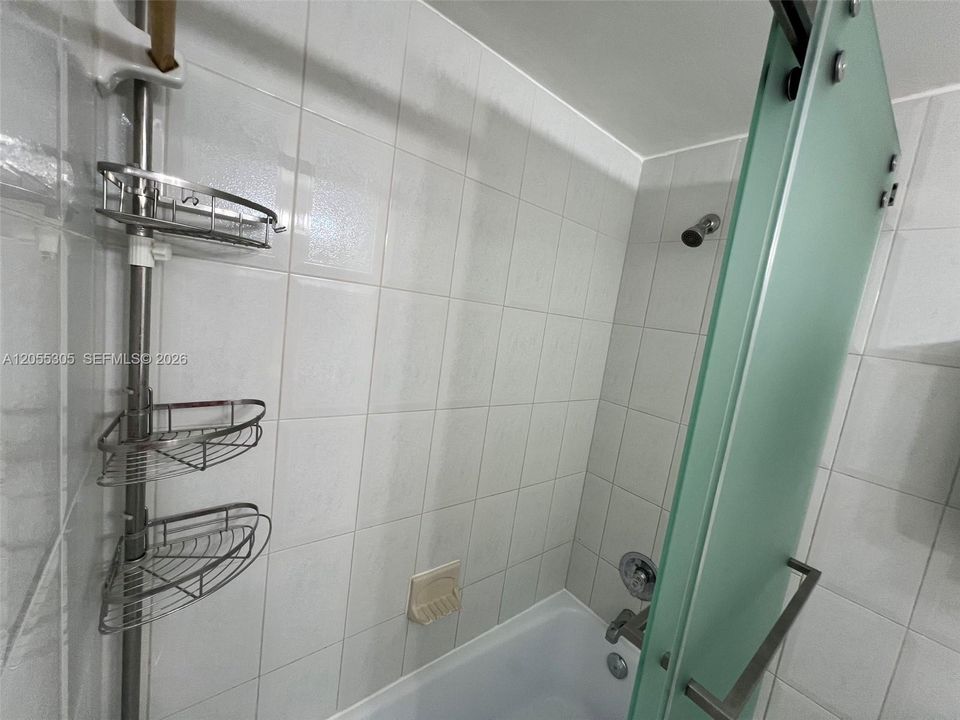 For Sale: $599,000 (1 beds, 1 baths, 700 Square Feet)