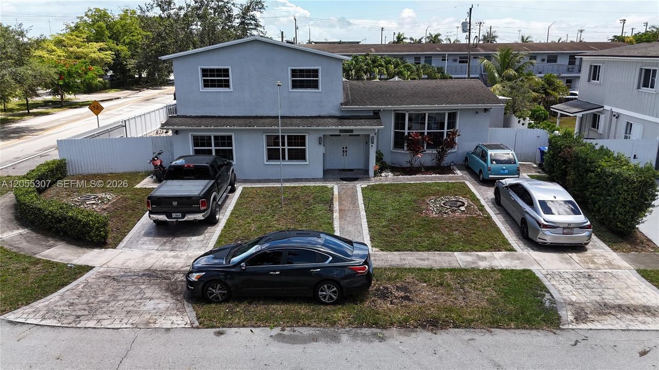 En Venta: $665,000 (3 camas, 2 baños, 1779 Pies cuadrados)