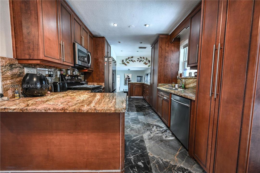 En Venta: $665,000 (3 camas, 2 baños, 1779 Pies cuadrados)