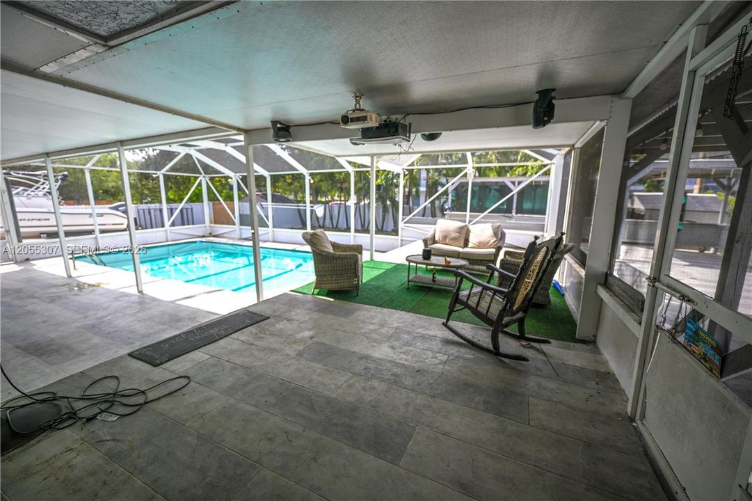 En Venta: $665,000 (3 camas, 2 baños, 1779 Pies cuadrados)