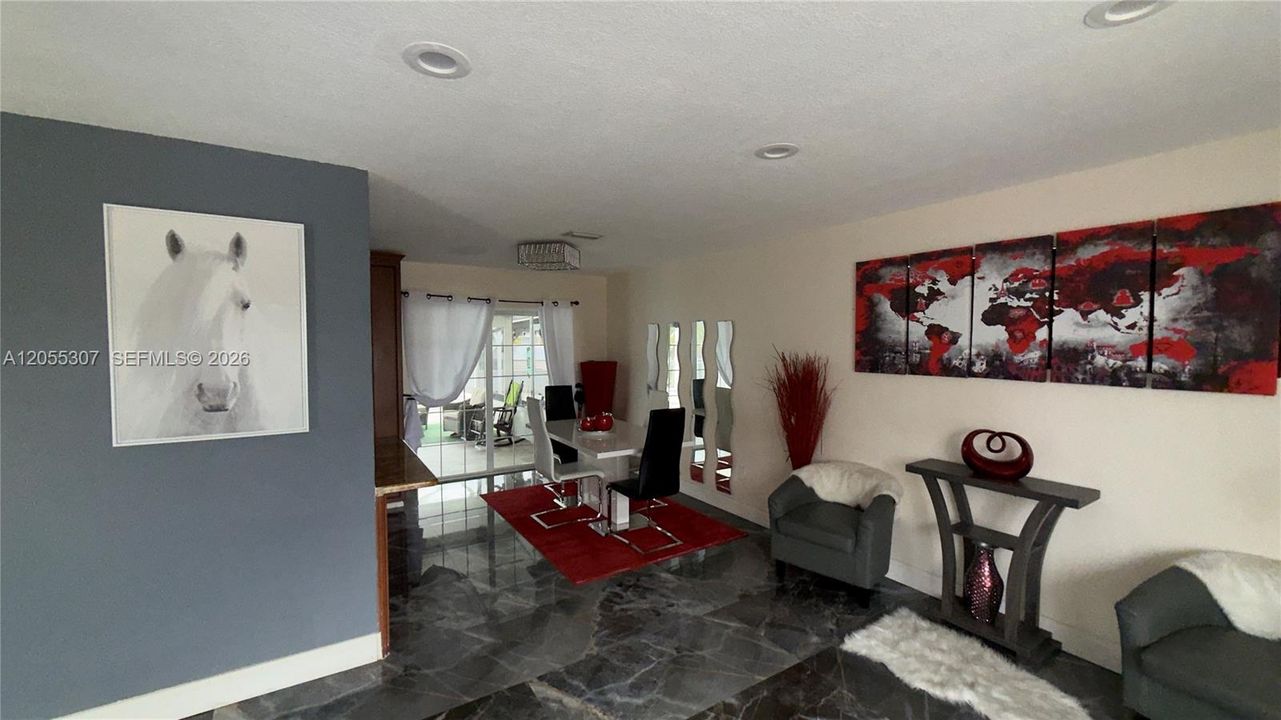 En Venta: $665,000 (3 camas, 2 baños, 1779 Pies cuadrados)