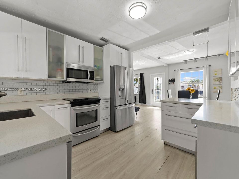 На продажу: $625,000 (3 спален, 2 ванн, 1507 Квадратных фут)