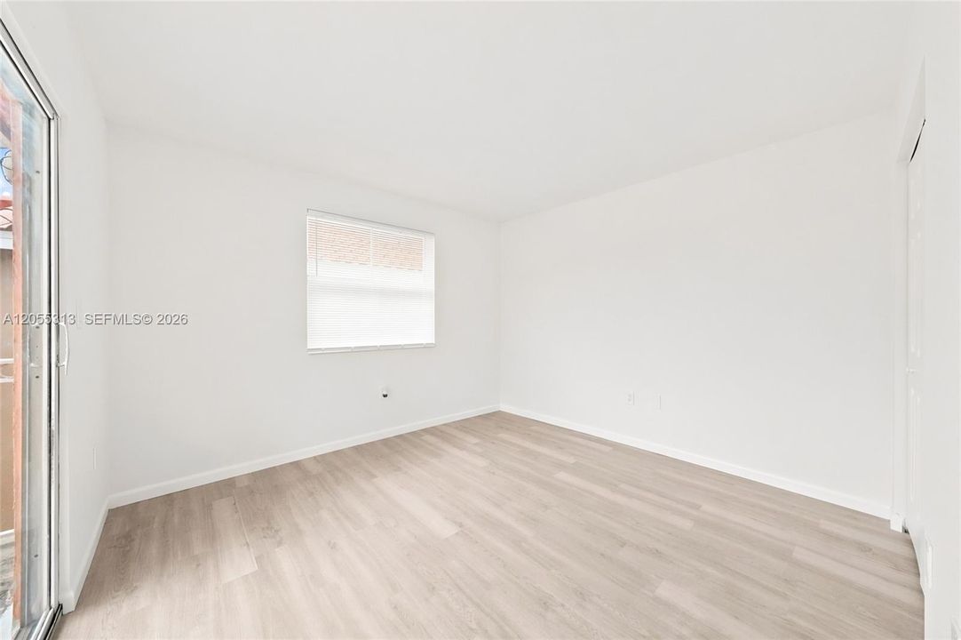 В аренду: $4,200 (4 спален, 2 ванн, 1812 Квадратных фут)