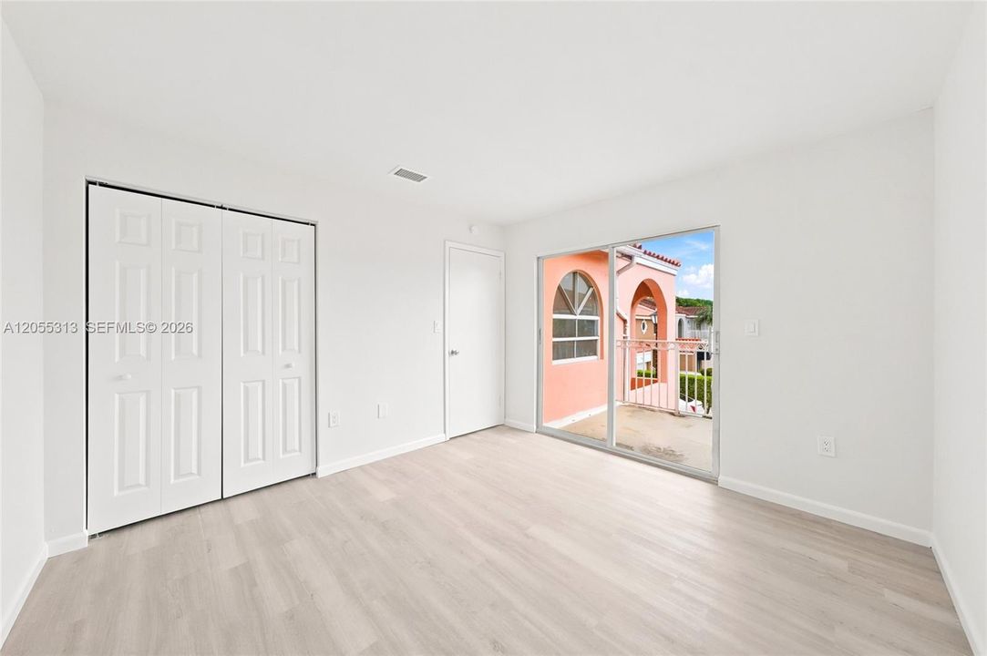 В аренду: $4,200 (4 спален, 2 ванн, 1812 Квадратных фут)