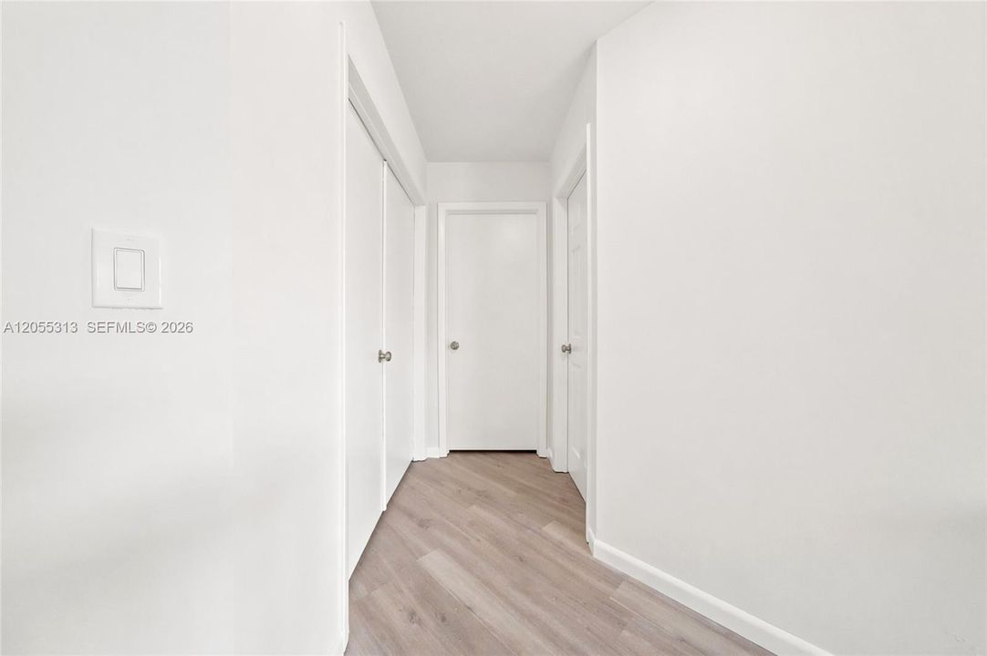 В аренду: $4,200 (4 спален, 2 ванн, 1812 Квадратных фут)