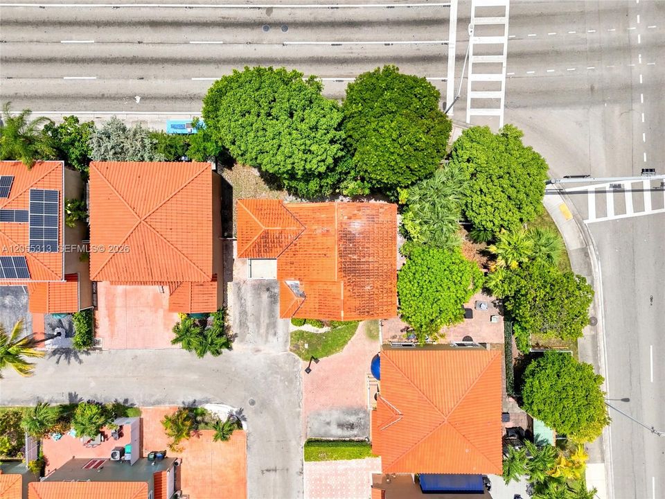В аренду: $4,200 (4 спален, 2 ванн, 1812 Квадратных фут)