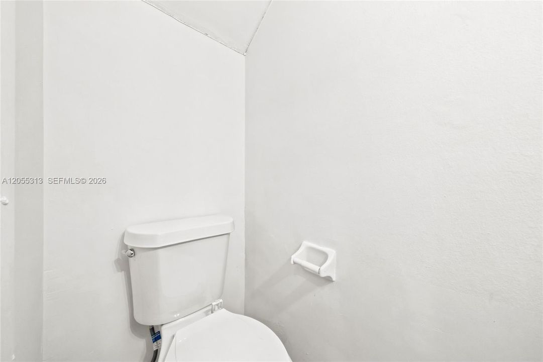 В аренду: $4,200 (4 спален, 2 ванн, 1812 Квадратных фут)