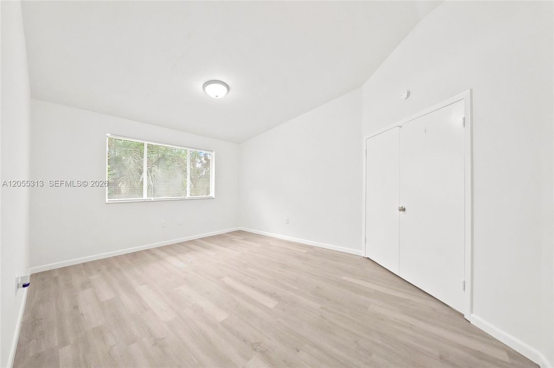 В аренду: $4,200 (4 спален, 2 ванн, 1812 Квадратных фут)