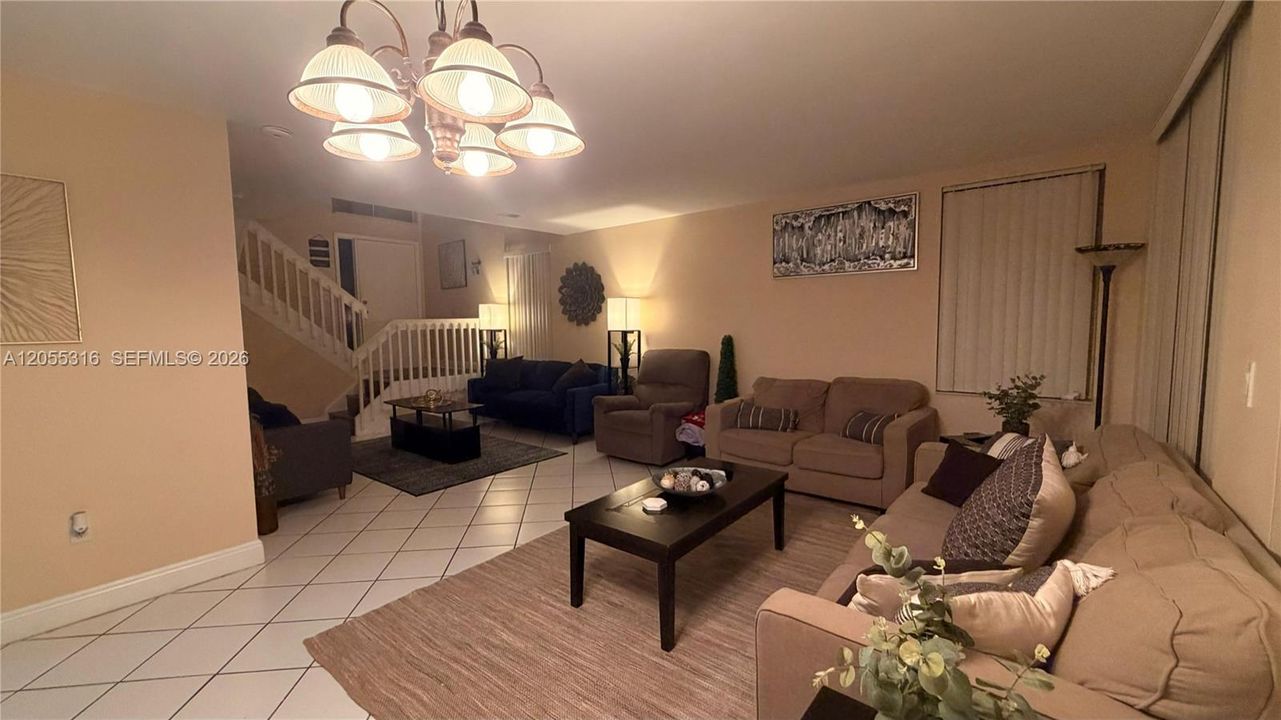В аренду: $3,500 (3 спален, 2 ванн, 1741 Квадратных фут)