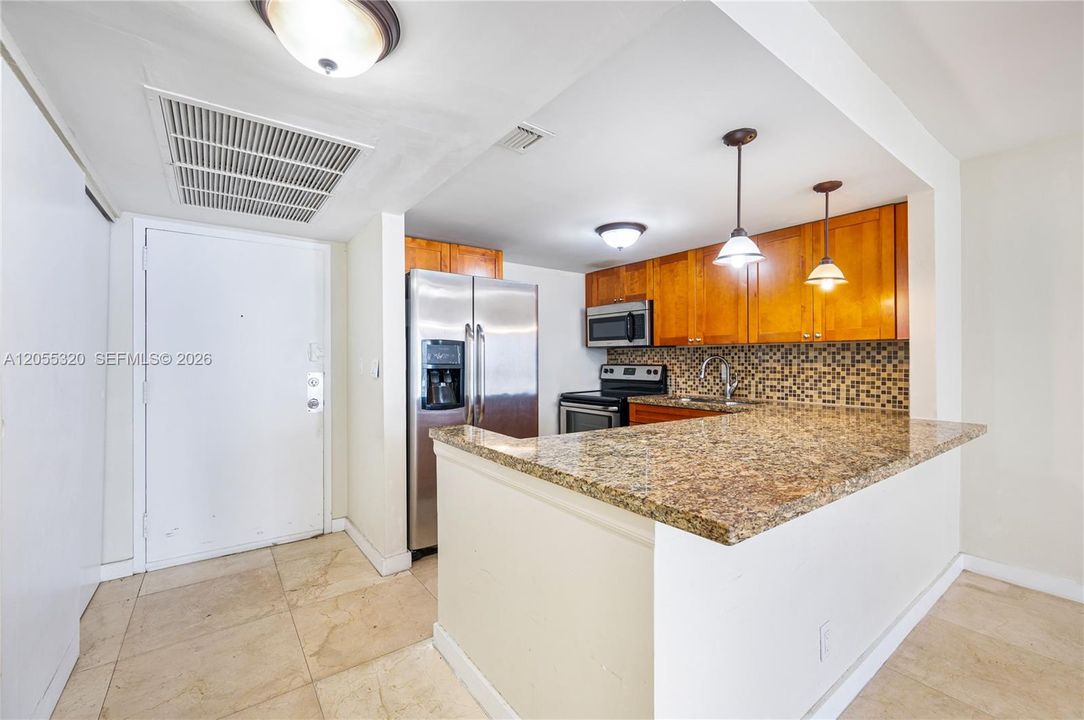 В аренду: $1,850 (1 спален, 1 ванн, 820 Квадратных фут)