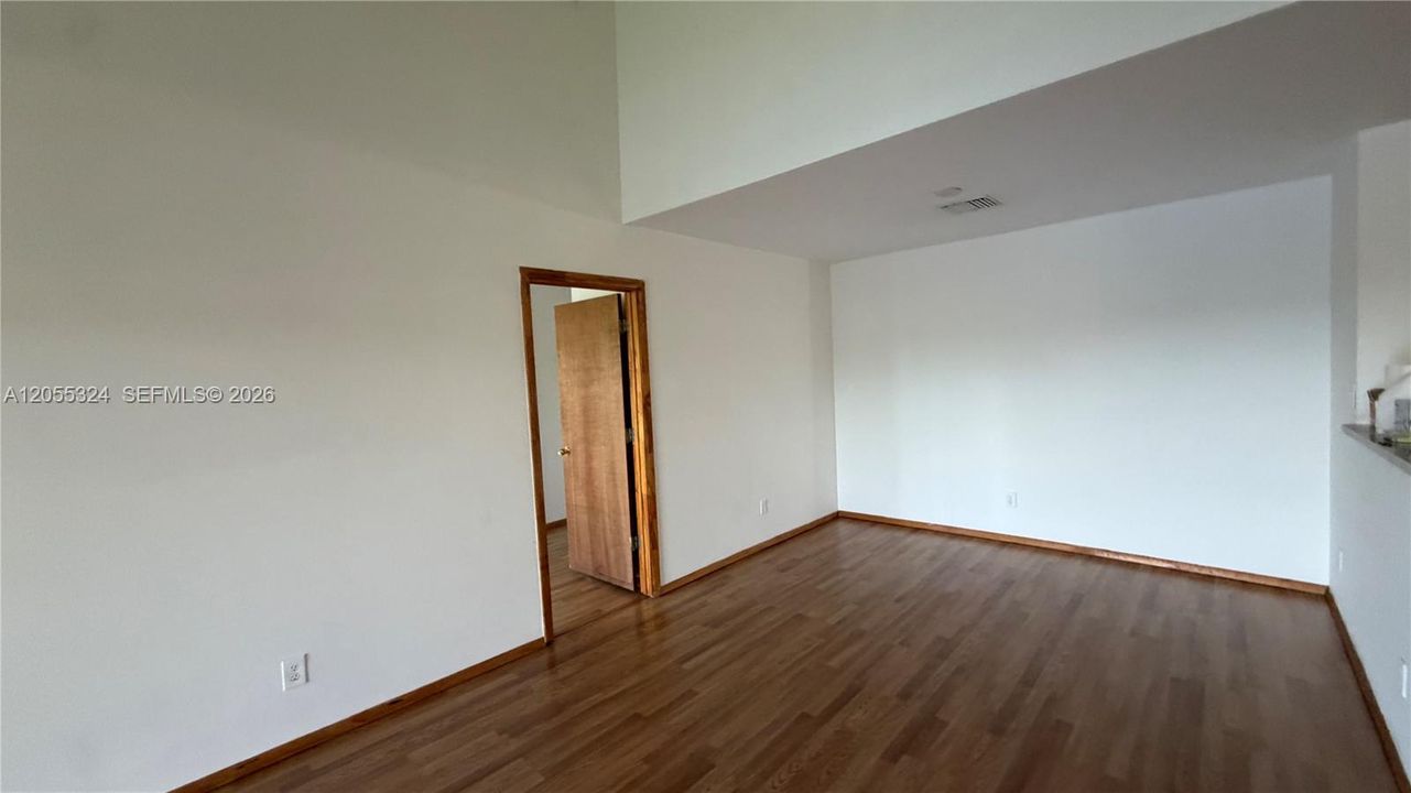В аренду: $2,200 (2 спален, 2 ванн, 1114 Квадратных фут)