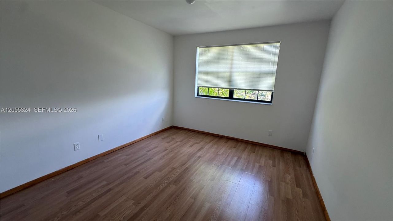 В аренду: $2,200 (2 спален, 2 ванн, 1114 Квадратных фут)