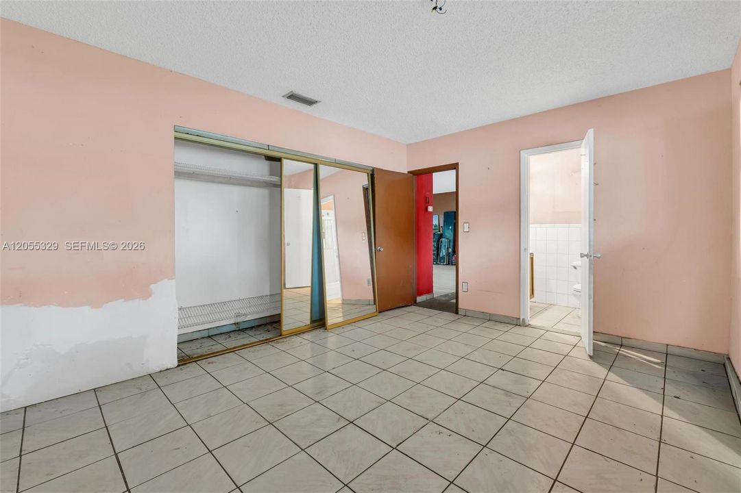 For Sale: $560,000 (3 beds, 2 baths, 1688 Square Feet)