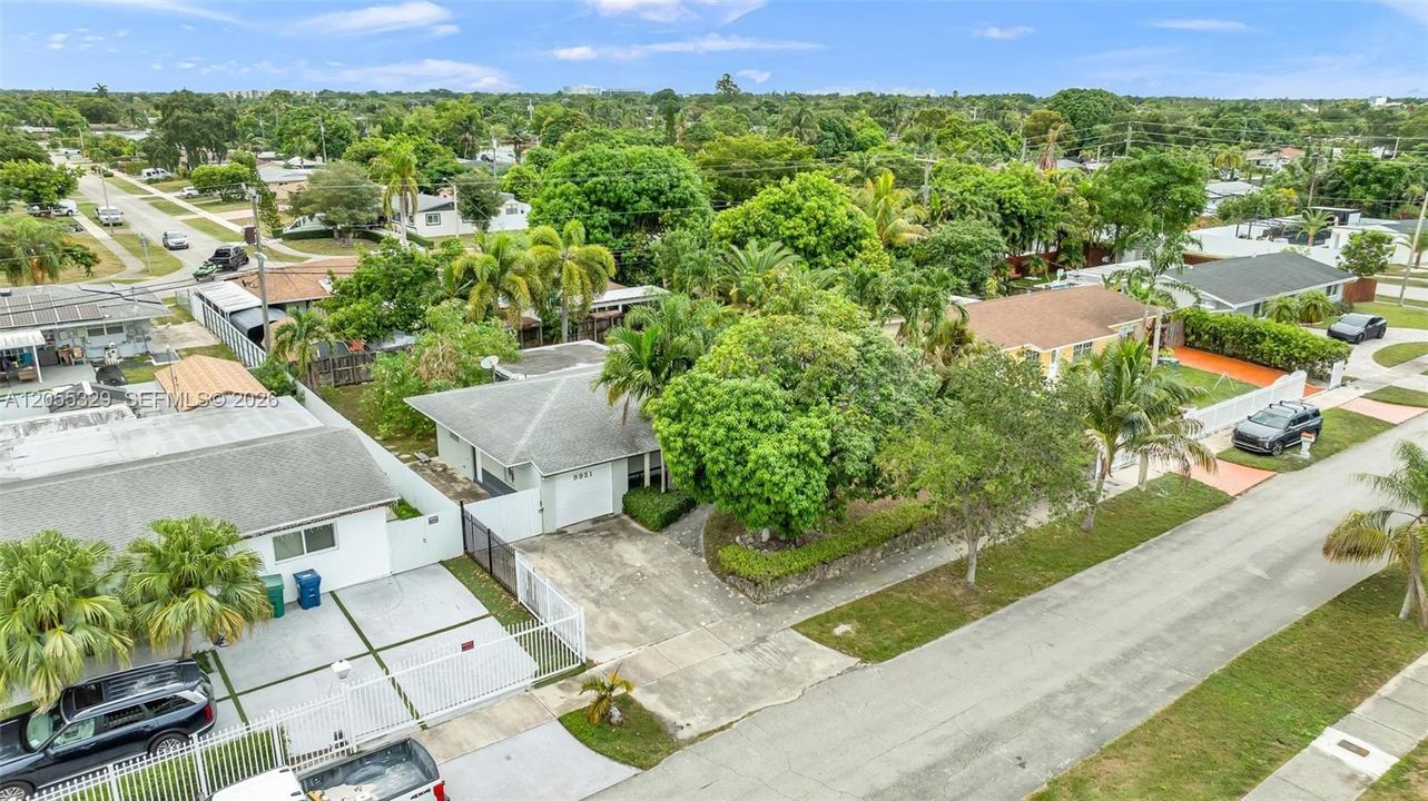 For Sale: $560,000 (3 beds, 2 baths, 1688 Square Feet)